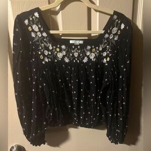 Beautiful floral women’s American Eagle top. Size XS